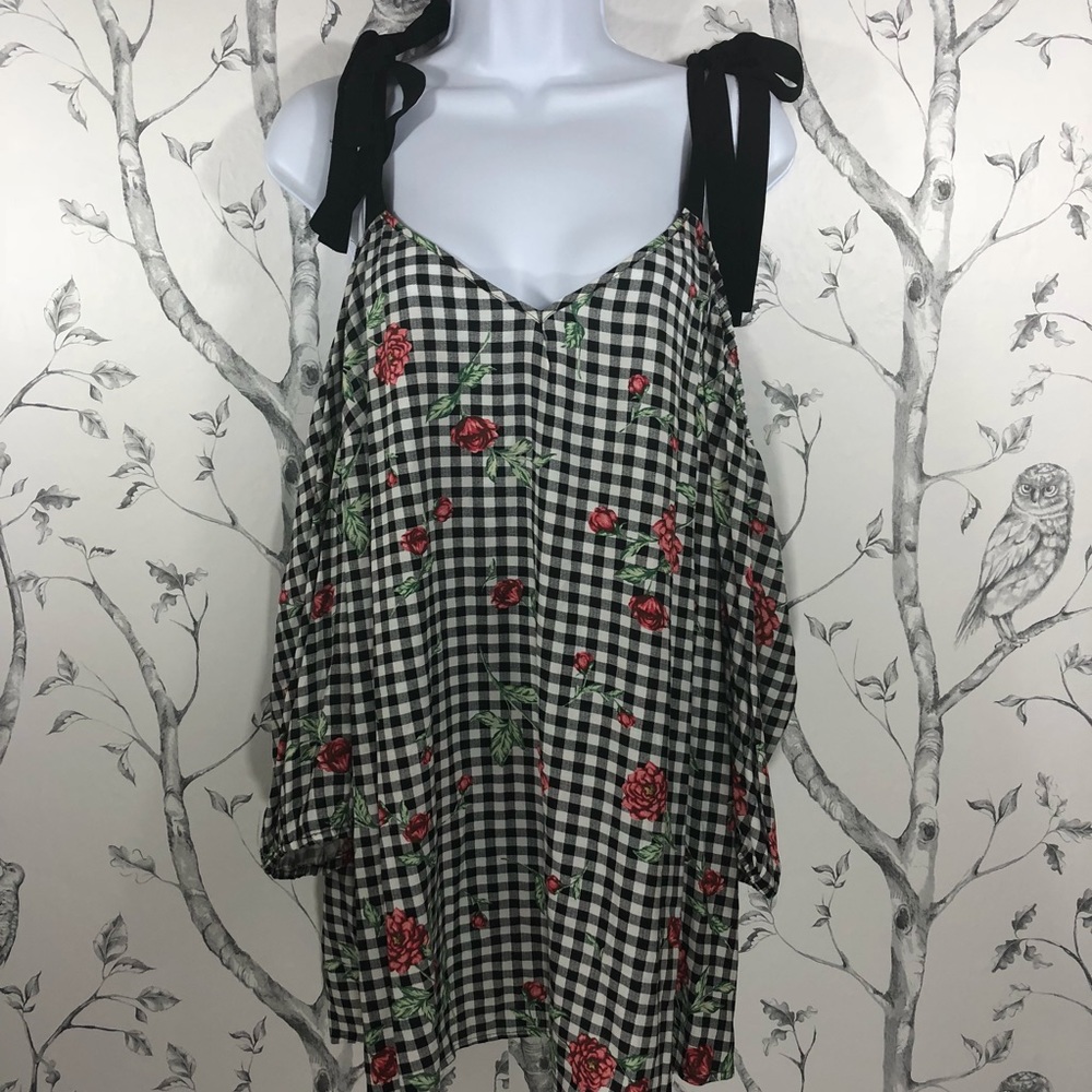 NWT Gingham & Floral Print Cold Shoulder Blouse - Picture 4 of 5